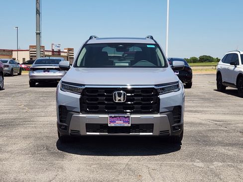 New 2026 Honda Pilot Touring image 6