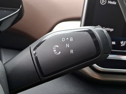 Certified 2025 Volkswagen ID.4 Pro RWD image 15