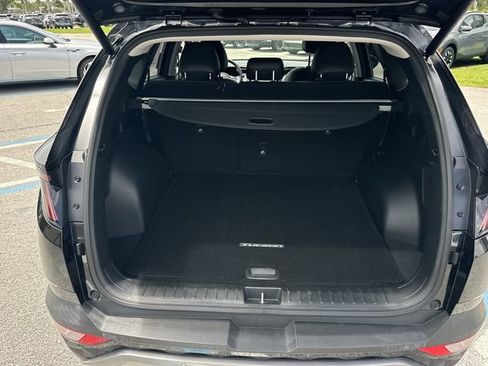 Used 2022 Hyundai Tucson Limited w/ Cargo Package FWD image 9