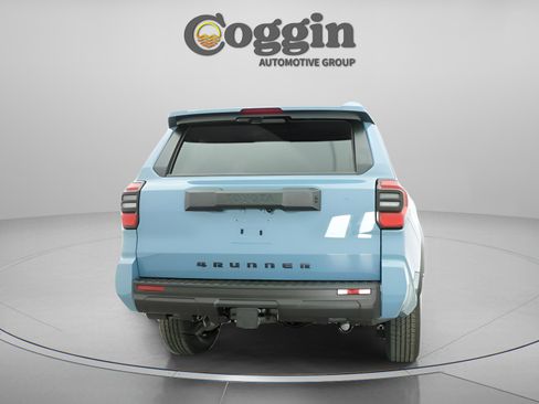 Used 2025 Toyota 4Runner SR5 RWD image 23