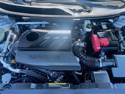 Used 2023 Nissan Rogue SV image 31