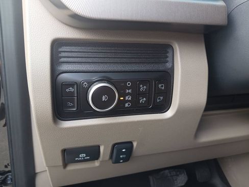 Used 2025 Ford F350 Platinum w/ Platinum Plus Package AWD/4WD image 39