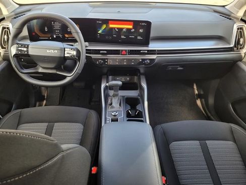 New 2026 Kia Sorento LX FWD image 13
