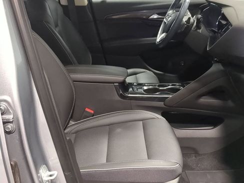 Used 2023 Buick Envision Essence image 34