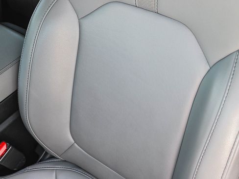 Used 2024 Honda Pilot Touring image 23