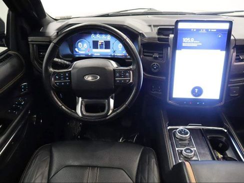 Certified 2022 Ford Expedition Platinum image 16