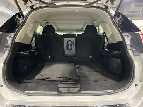 Used 2015 Nissan Rogue SV w/ SV Premium Package AWD/4WD image 36