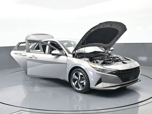 Used 2023 Hyundai Elantra SEL w/ Convenience Package image 69