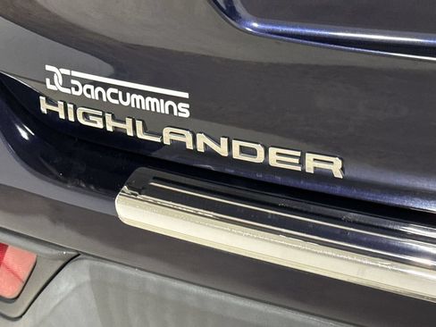 Used 2023 Toyota Highlander LE FWD image 26