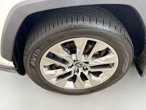 Used 2023 Toyota RAV4 XLE Premium image 31