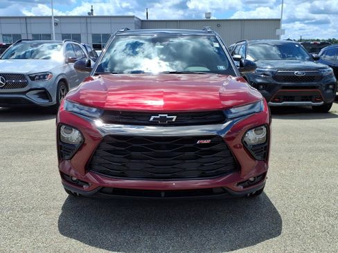Used 2023 Chevrolet TrailBlazer RS w/ Sun and Liftgate Package AWD/4WD image 2