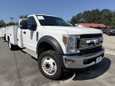 Used 2019 Ford F550 2WD Regular Cab Super Duty image 3
