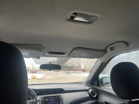 Used 2019 Nissan Kicks SV FWD image 18