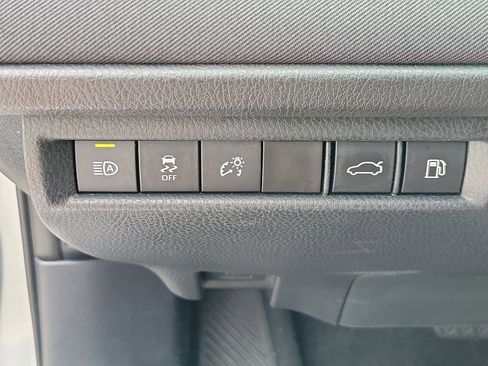 Used 2025 Toyota Camry LE FWD image 31