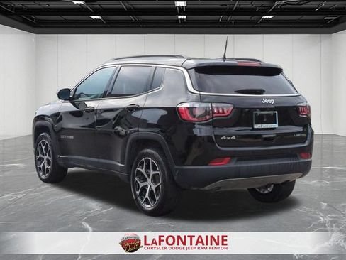 Used 2024 Jeep Compass Limited AWD/4WD image 3