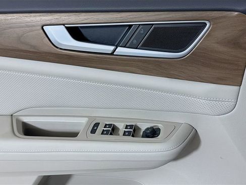 New 2026 Volkswagen Atlas SE FWD image 16
