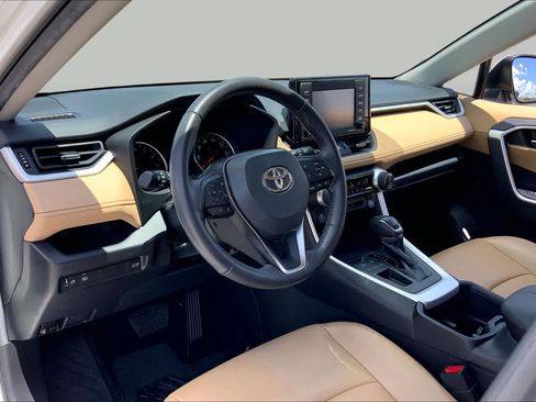 Used 2022 Toyota RAV4 XLE Premium FWD image 17
