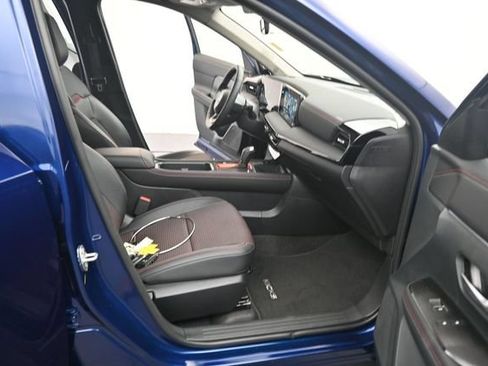 Used 2026 Nissan Kicks SR w/ SR Premium Package AWD/4WD image 17
