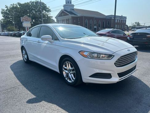 Used 2013 Ford Fusion SE FWD image 3