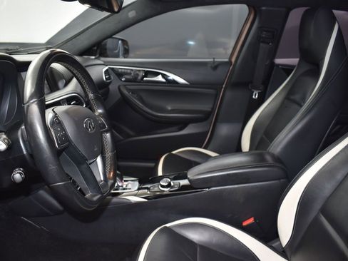 Used 2018 INFINITI QX30 Sport w/ Sport Leather Package image 13