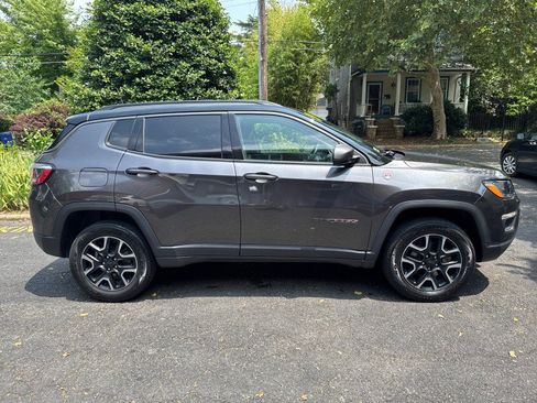 Used 2019 Jeep Compass Trailhawk AWD/4WD image 6