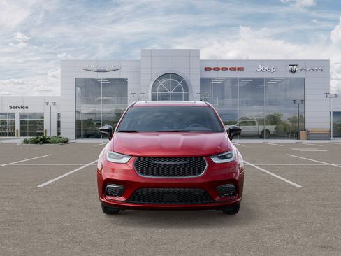 New 2026 Chrysler Pacifica Select AWD/4WD image 32
