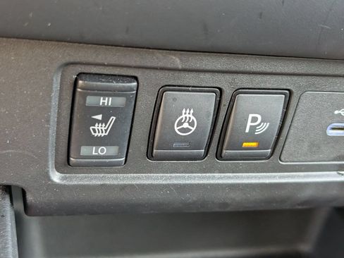 Used 2026 Nissan Frontier PRO-4X AWD/4WD image 17