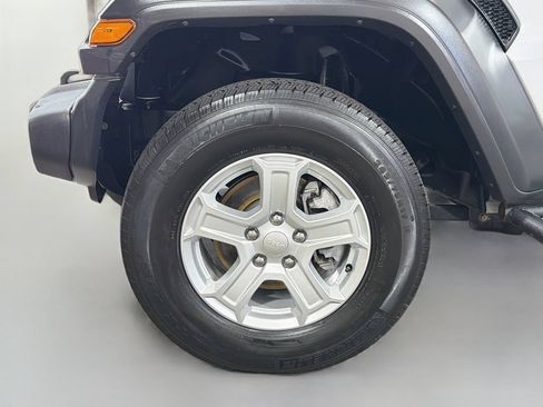 Used 2021 Jeep Wrangler Unlimited Sport AWD/4WD image 31