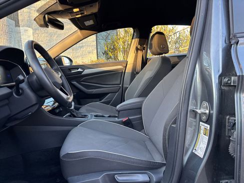 Used 2025 Volkswagen Jetta Sport image 24