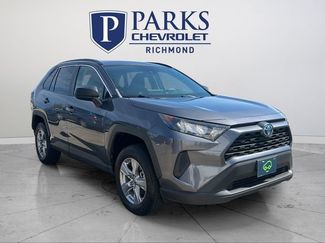 Used 2022 Toyota RAV4 LE video 1