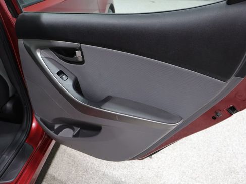 Used 2013 Hyundai Elantra GLS w/ Preferred Pkg FWD image 21