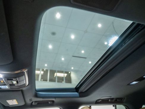 Used 2023 Lexus LX 600 4WD w/ Luxury Package image 20