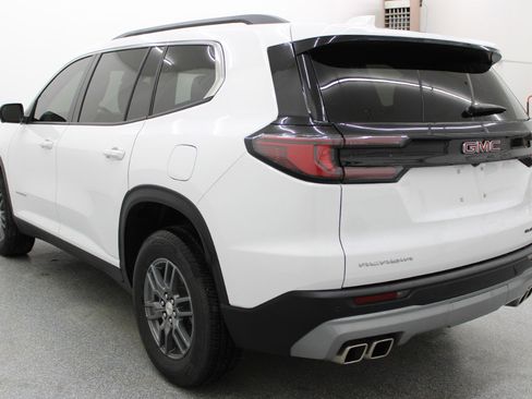Used 2025 GMC Acadia Elevation image 6
