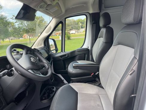 Used 2023 RAM ProMaster 2500 FWD image 5