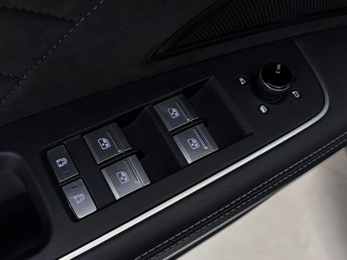 Used 2024 Audi S8 image 27