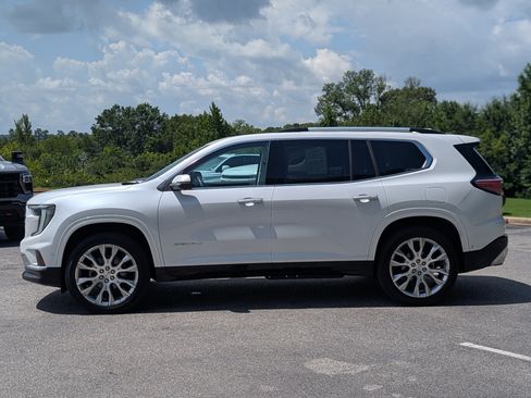 Used 2025 GMC Acadia Denali w/ Super Cruise Package FWD image 6