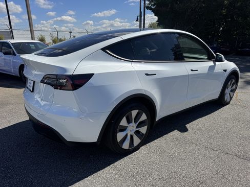 Used 2020 Tesla Model Y Long Range image 7