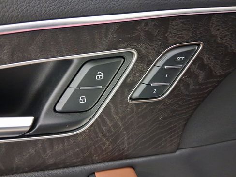 Certified 2024 Audi Q7 3.0T Premium Plus image 12