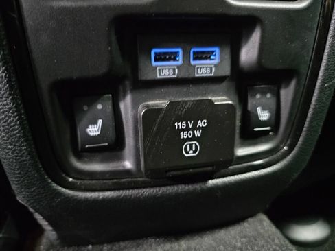 Used 2022 Dodge Durango R/T w/ Tow 'N Go Package AWD/4WD image 23
