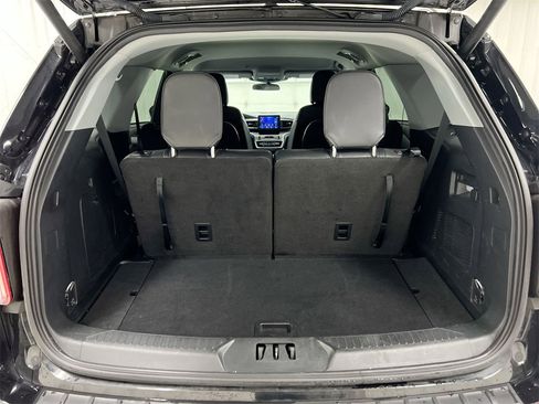 Used 2023 Ford Explorer XLT w/ Equipment Group 202A image 23