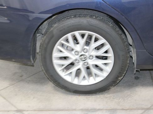 Used 2017 Toyota Camry LE image 42