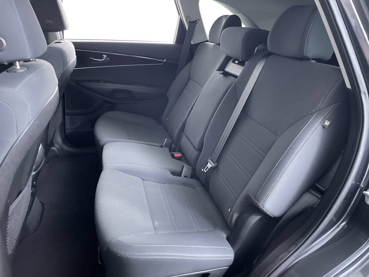 Used 2020 Kia Sorento LX AWD/4WD image 21