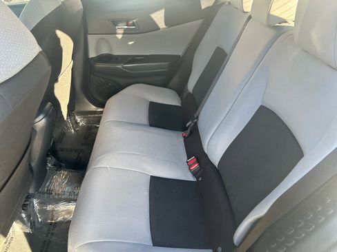 Used 2019 Toyota C-HR XLE image 21