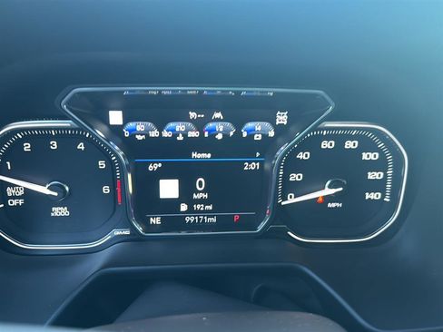 Used 2021 GMC Yukon SLT w/ SLT Luxury Plus Package image 3