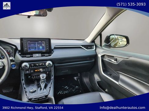 Used 2021 Toyota RAV4 XLE Premium AWD/4WD image 24