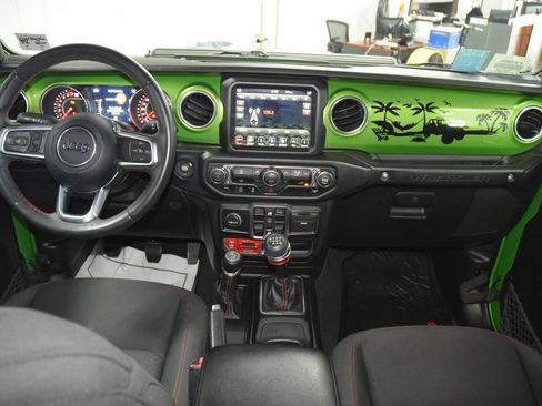 Used 2019 Jeep Wrangler Unlimited Rubicon AWD/4WD image 36