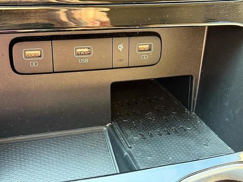 Used 2023 Kia Carnival EX w/ Paint Protection Package FWD image 36