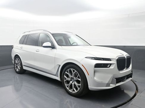 Used 2026 BMW X7 xDrive40i AWD/4WD image 3