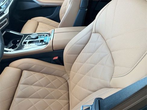 Certified 2025 BMW X5 xDrive50e w/ M Sport Package image 5