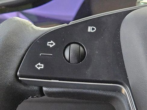 Used 2024 Tesla Model S image 9